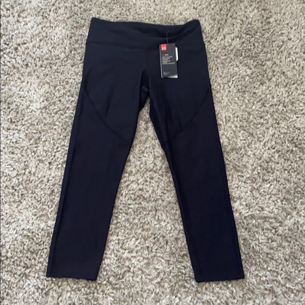 NWT! Women’s medium under armour crop legging